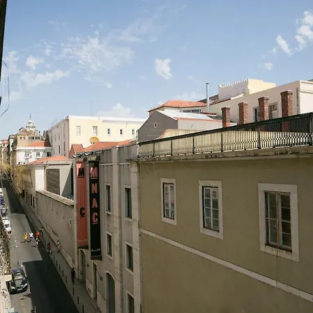 Ap21 - Serpa Pinto Apartment Lisbon